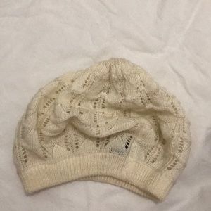 Cream beanie F21